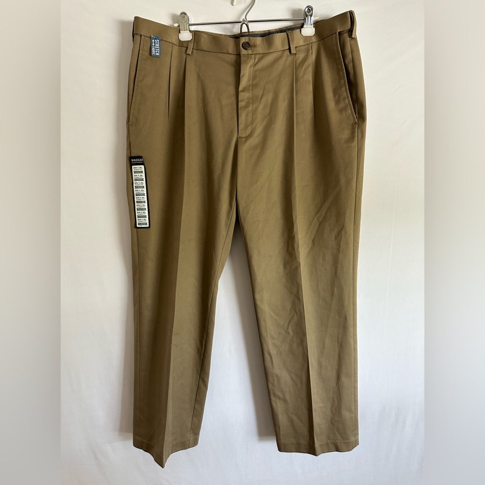 Haggar Men’s Classic Fit Solid Khaki No Iron Stretch Pants 40W - 29L NWT